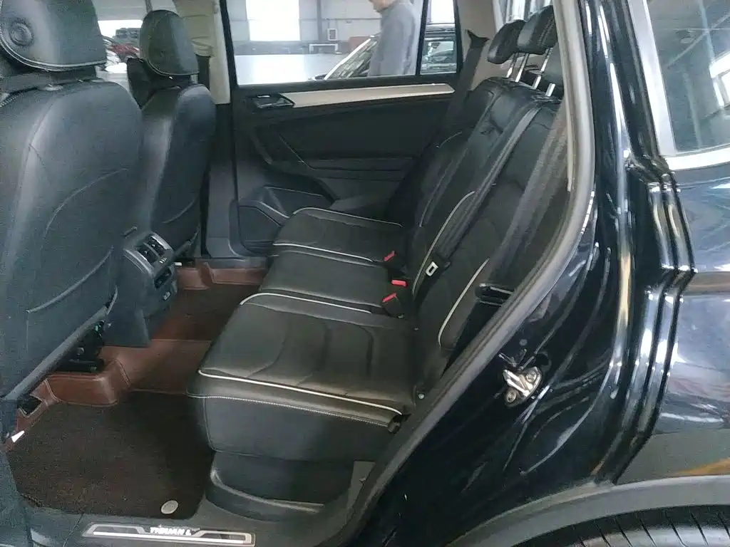 Volkswagen Tiguan L 2017 — фото 13