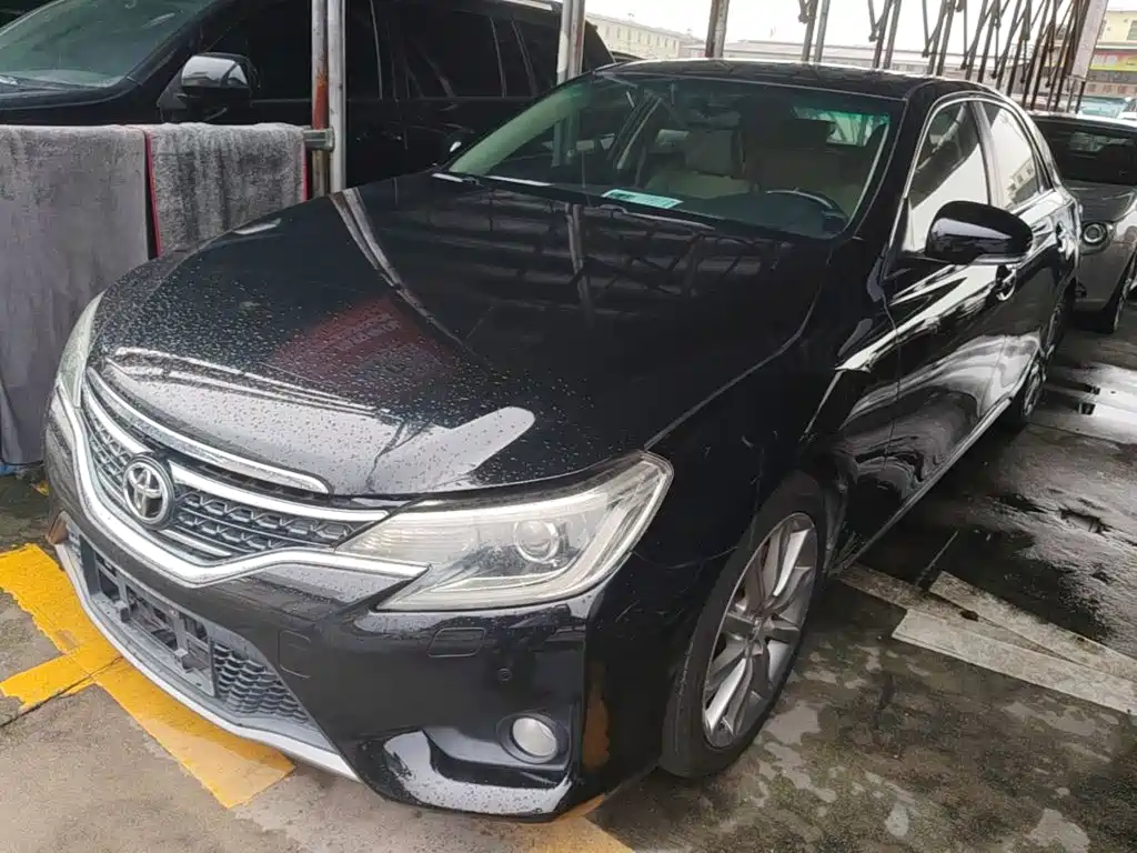 Toyota Reiz 2014 — фото 1