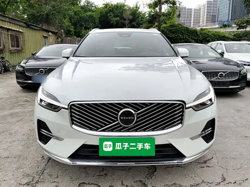 Volvo XC60 2025 — фото 3