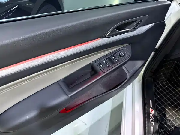 Volkswagen Golf 2024