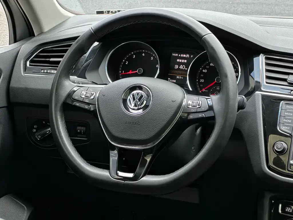 Volkswagen Tiguan L 2018 — фото 9