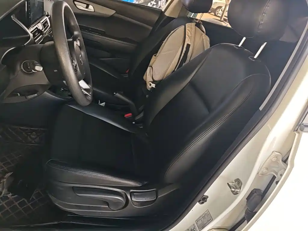 Kia Forte 2021 — фото 15