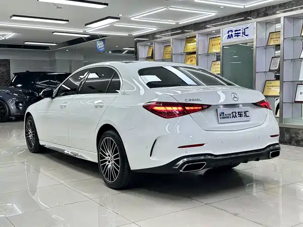 Mercedes-Benz C-Class 2024