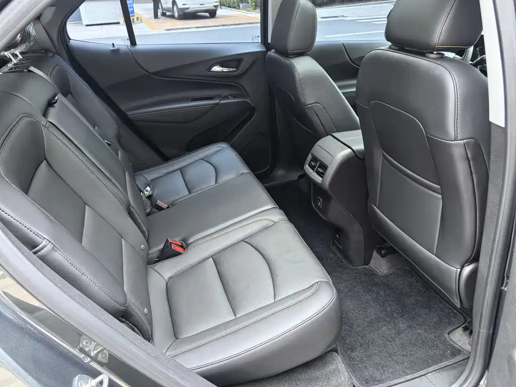 Chevrolet Equinox 2018 — фото 17