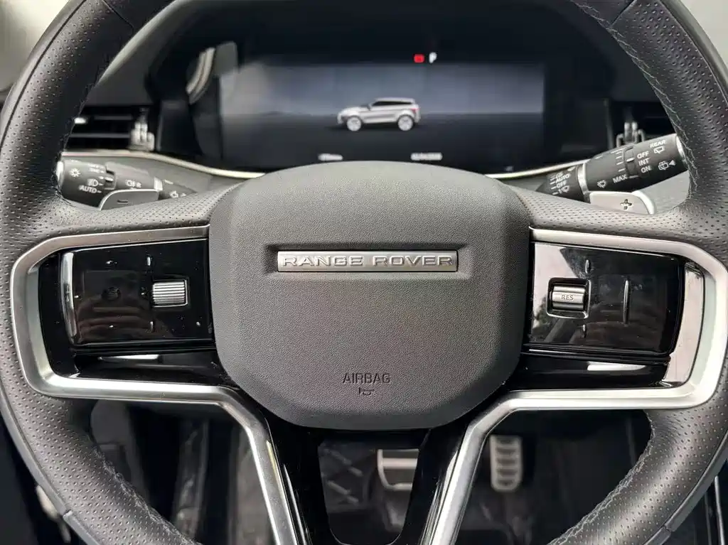 Land Rover Evoque 2023 — фото 18