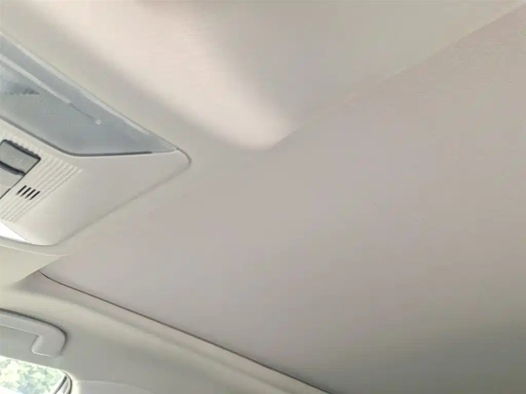 Toyota RAV4 2023 — фото 18
