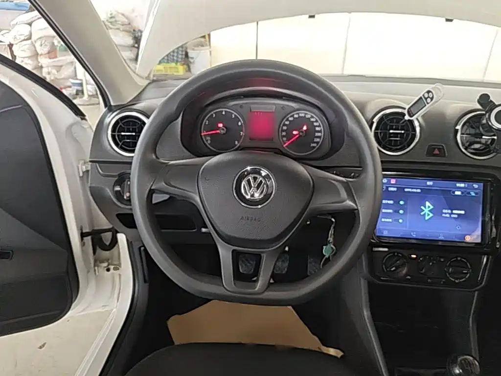Volkswagen Jetta 2018 — фото 11
