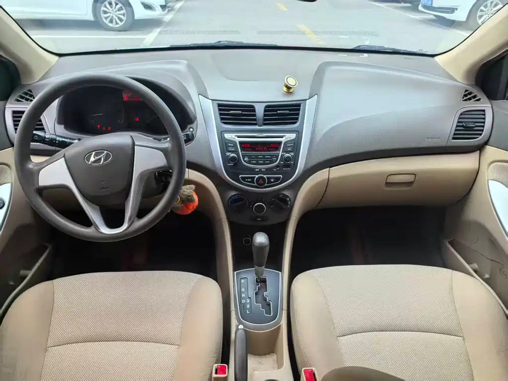 Hyundai Verna 2013 — фото 17