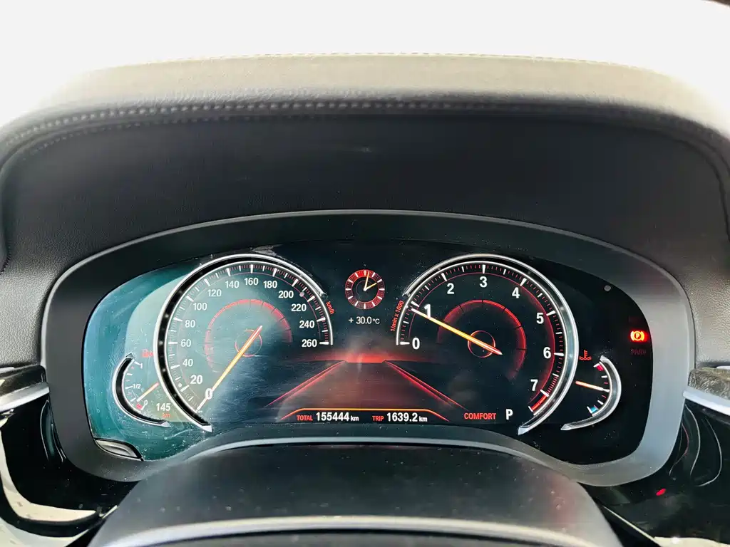BMW 5 Series 2018 — фото 18