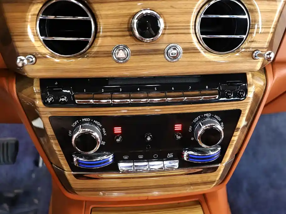 Rolls-Royce Phantom 2019 — фото 12