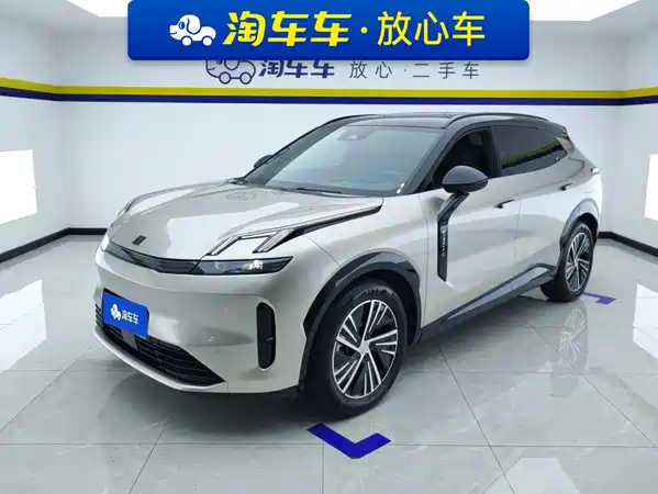 Lynk & Co 08 EM-P 2023
