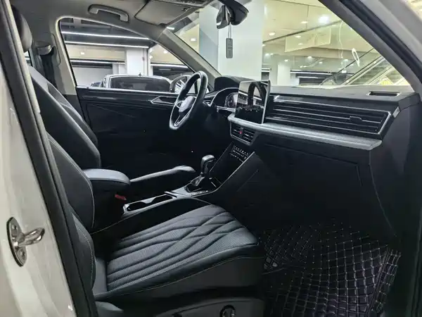 Volkswagen Tiguan L 2022