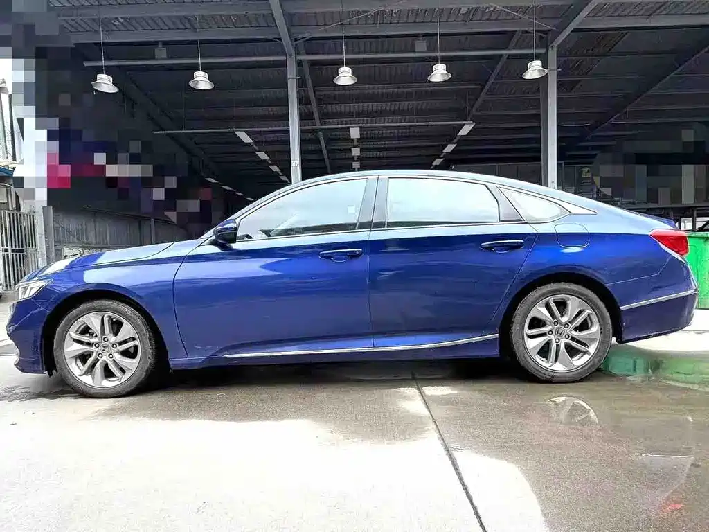 Honda Accord 2018 — фото 9