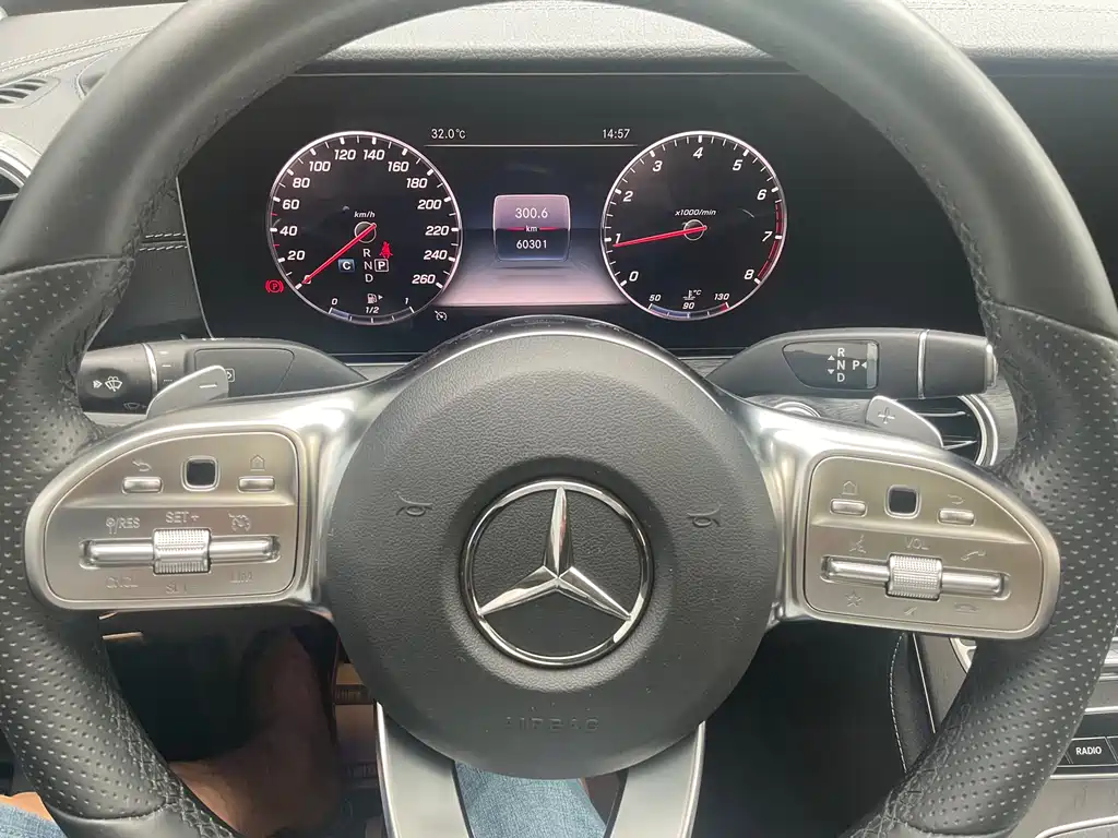 Mercedes-Benz E-Class 2019 — фото 11