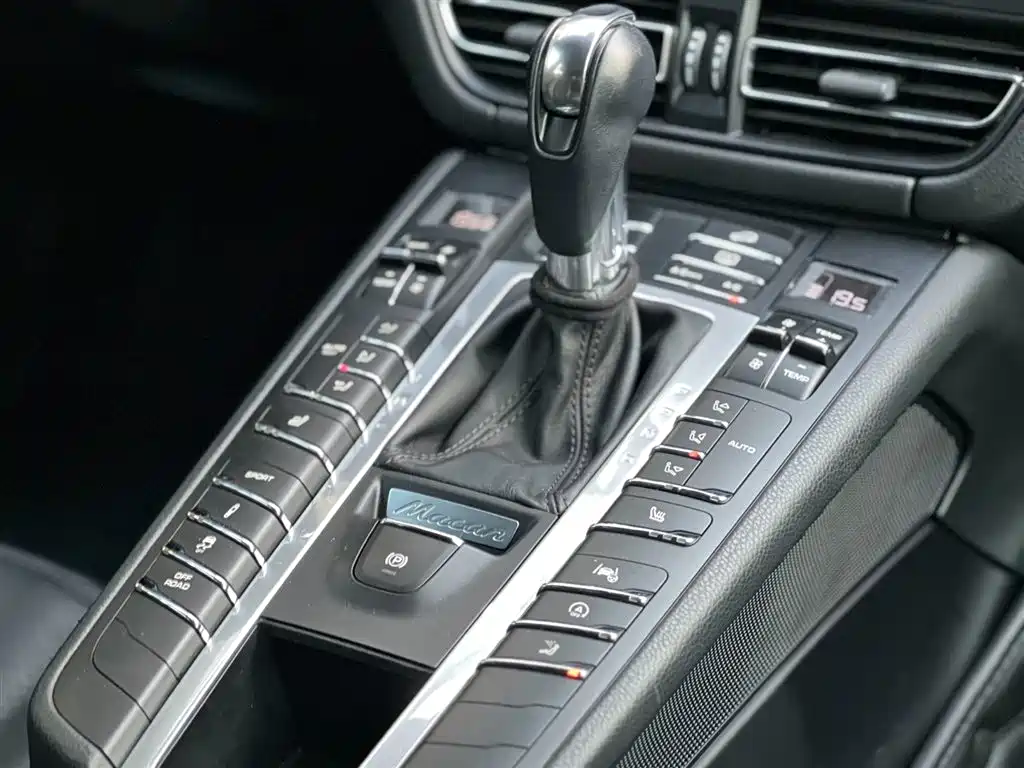 Porsche Macan 2020 — фото 12