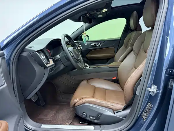 Volvo S60 2022