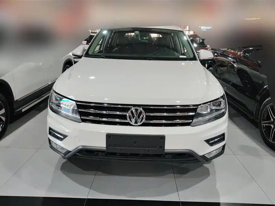 Volkswagen Tiguan L 2019 — фото 2