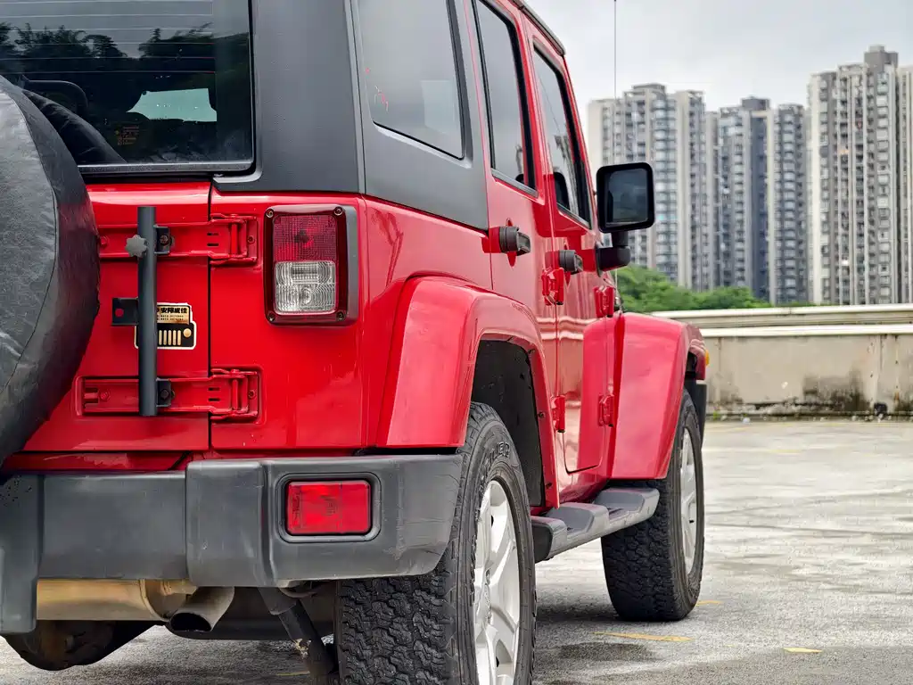 Jeep Wrangler 2016 — фото 25