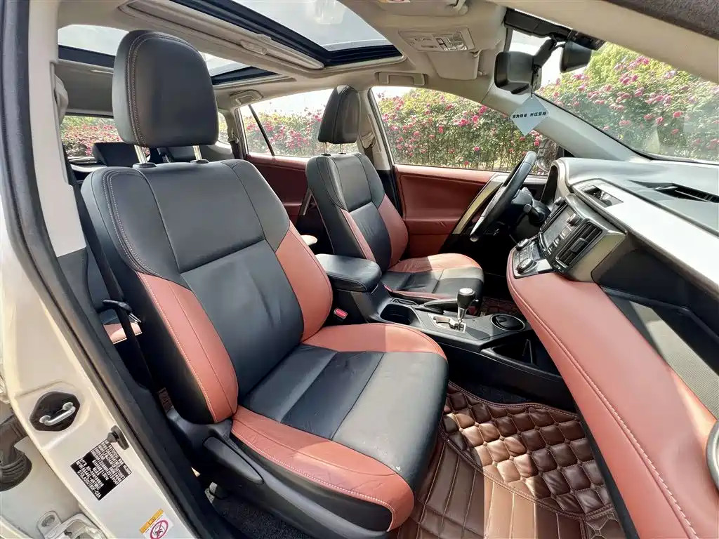 Toyota RAV4 2015 — фото 12