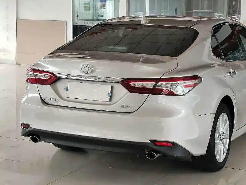 Toyota Camry 2021 — фото 8
