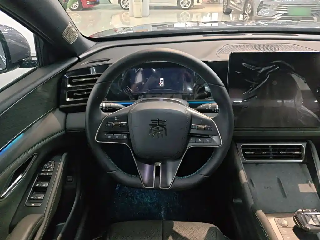 BYD Qin L 2025 — фото 11