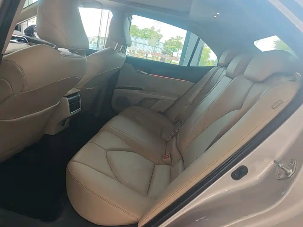 Toyota Camry 2021 — фото 17