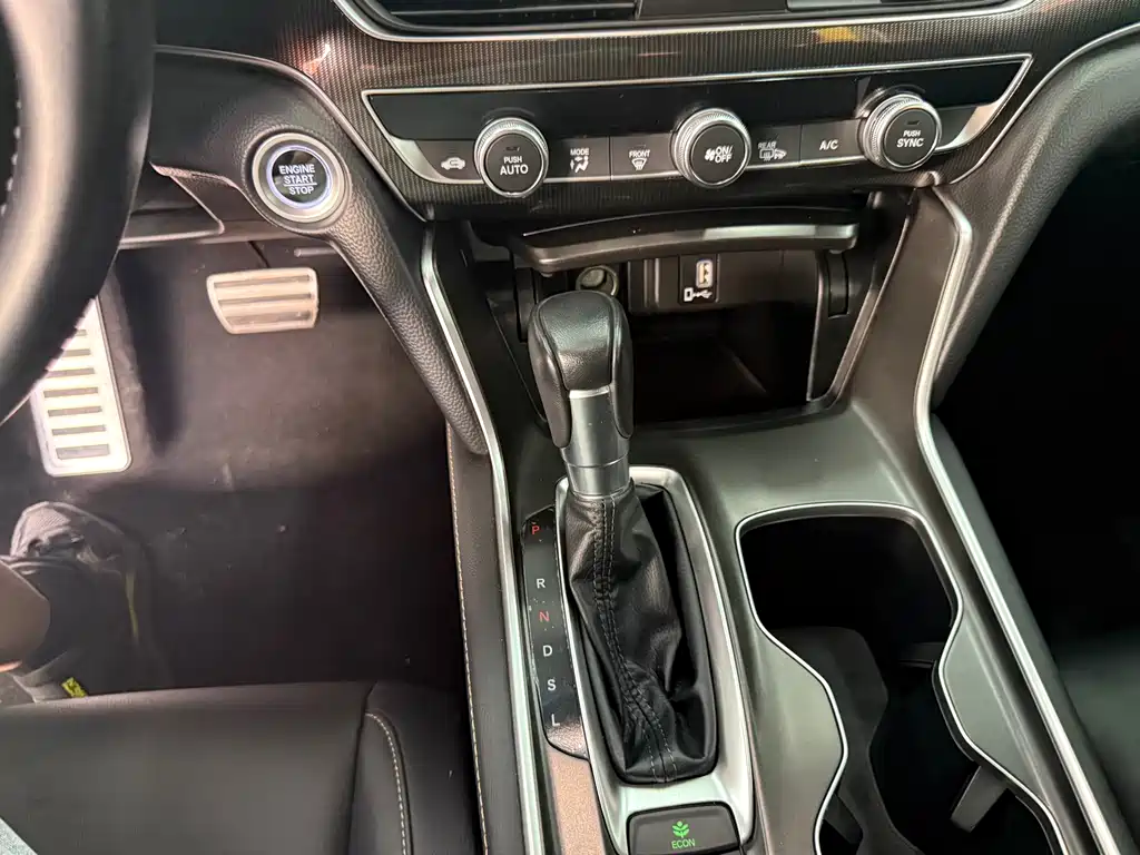 Honda Accord 2022 — фото 15