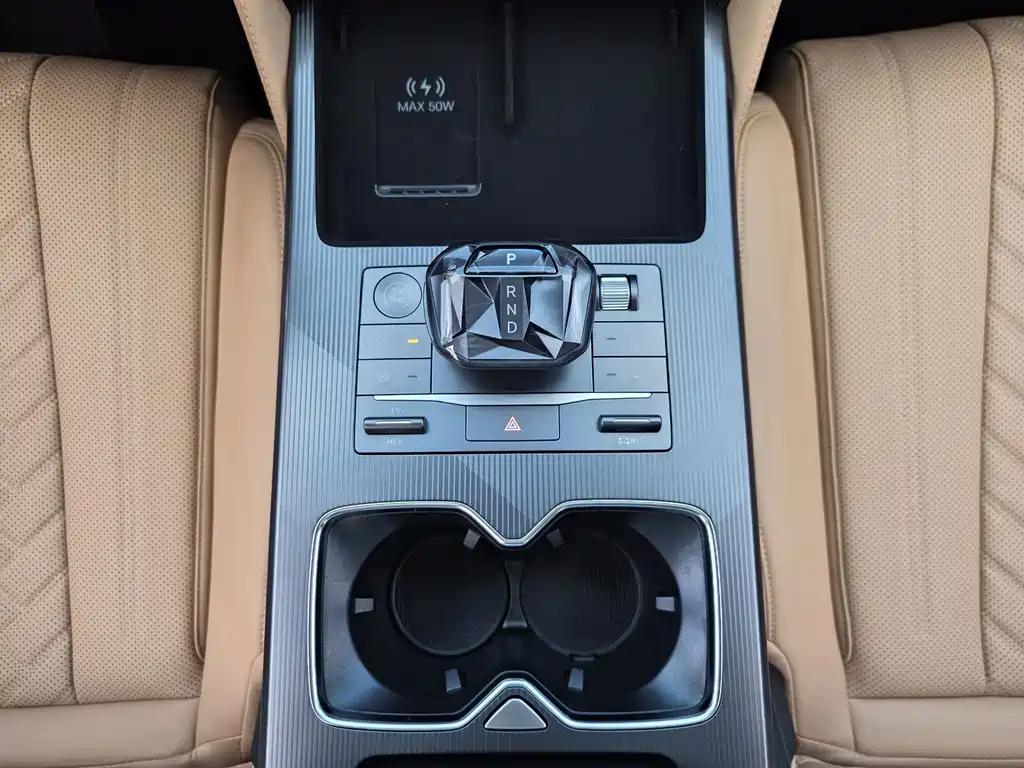 BYD Song L DM-i 2024 — фото 18