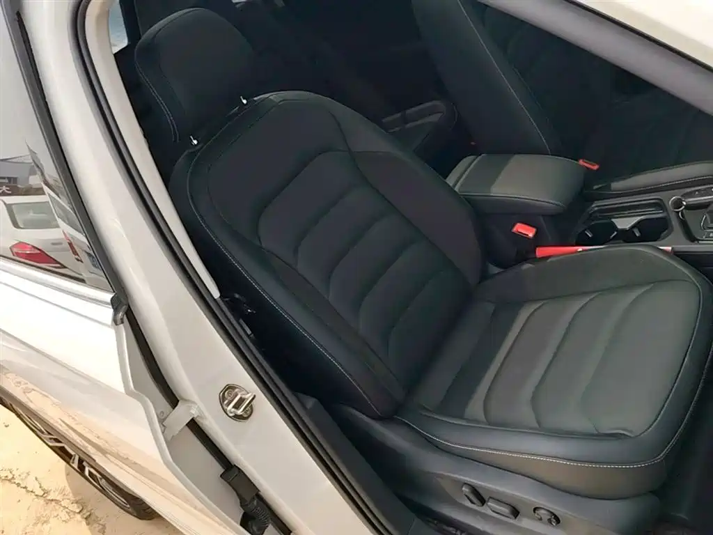 Volkswagen Tiguan L 2021 — фото 25