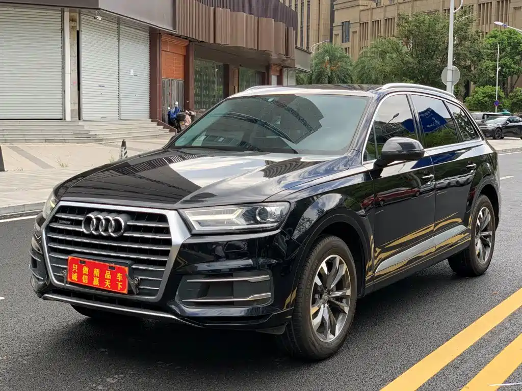 Audi Q7 2018 — фото 1