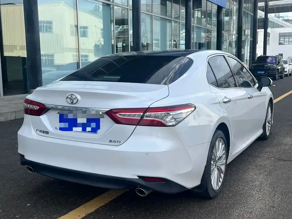Toyota Camry 2020 — фото 3