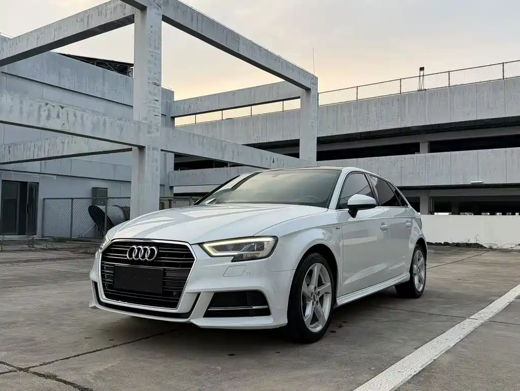 Audi A3 2019 — фото 1