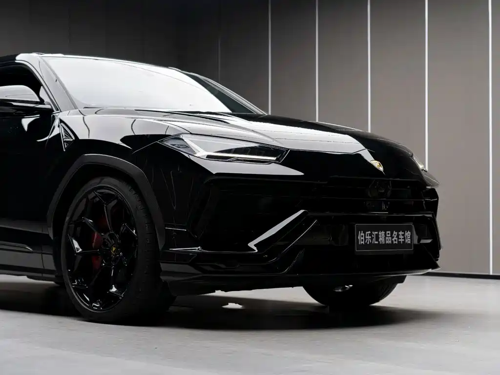 Lamborghini Urus 2024 — фото 3