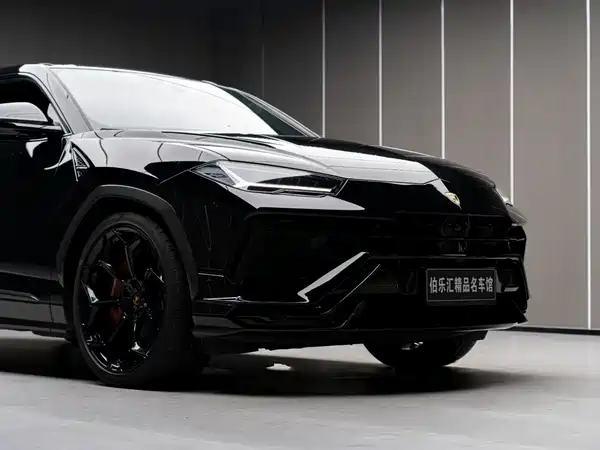 Lamborghini Urus 2024