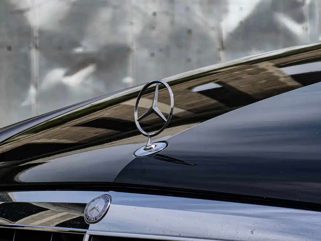 Mercedes-Benz E-Class 2012 — фото 13