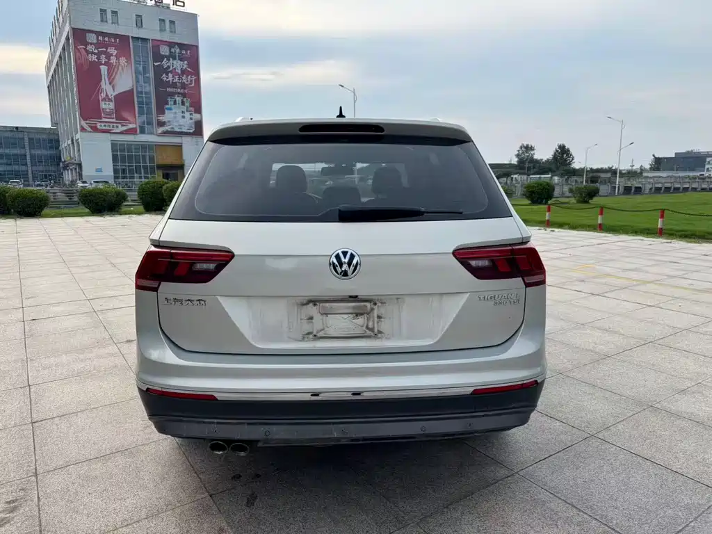Volkswagen Tiguan L 2020 — фото 8
