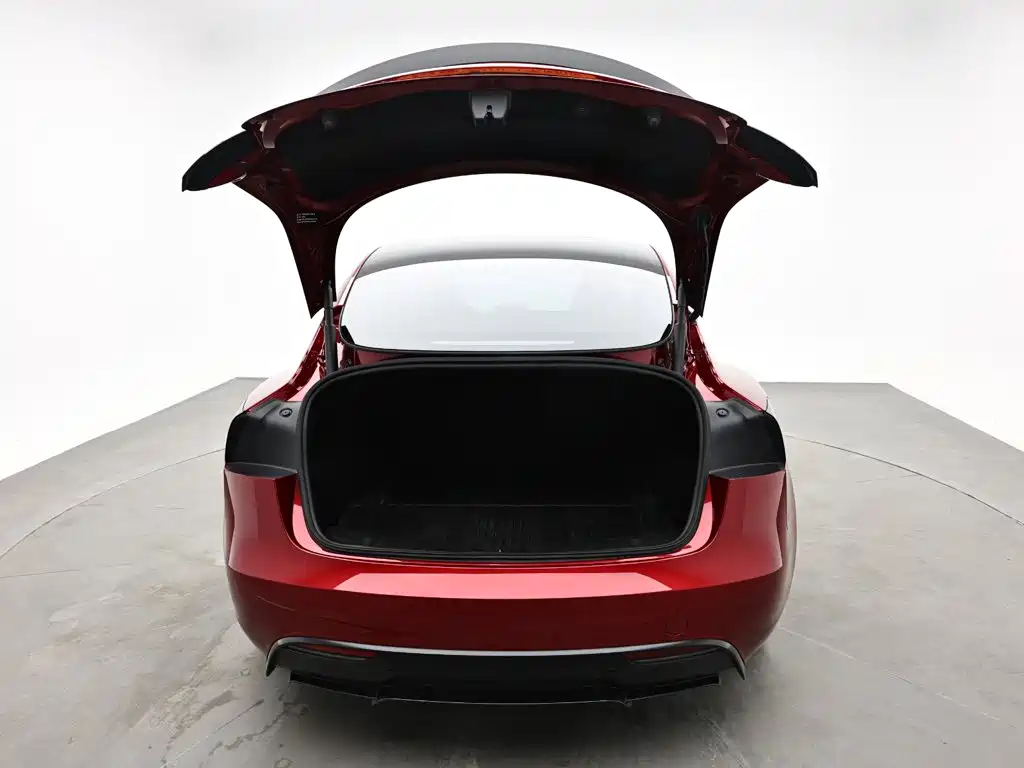 Tesla Model 3 2025 — фото 8