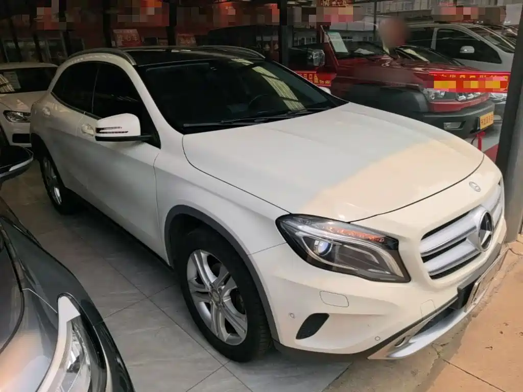 Mercedes-Benz GLA 2015