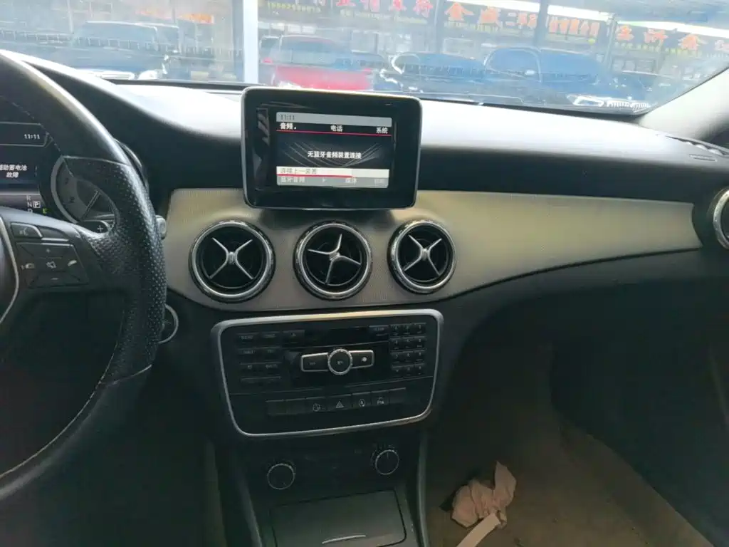 Mercedes-Benz GLA 2015 — фото 13