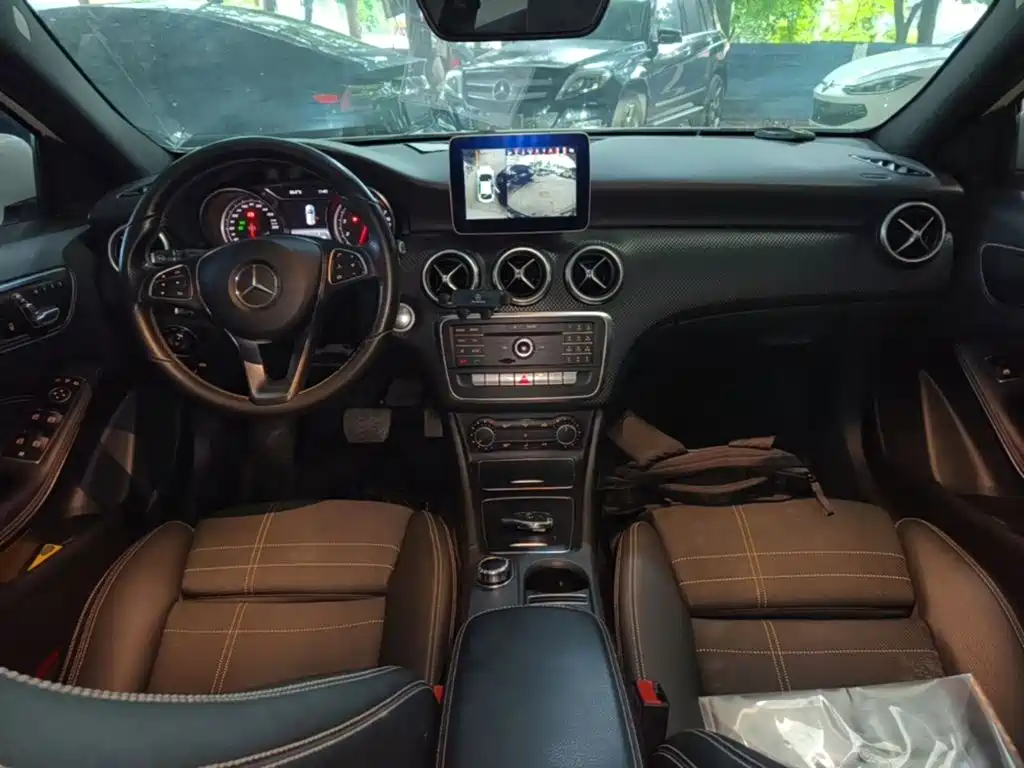 Mercedes-Benz A-Class 2017 — фото 10