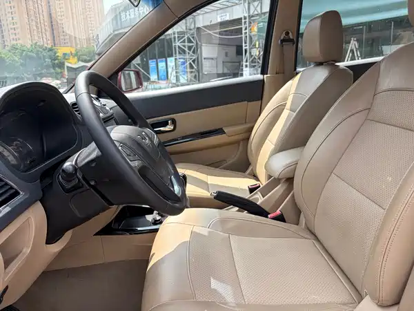 Wuling Hongguang 2014