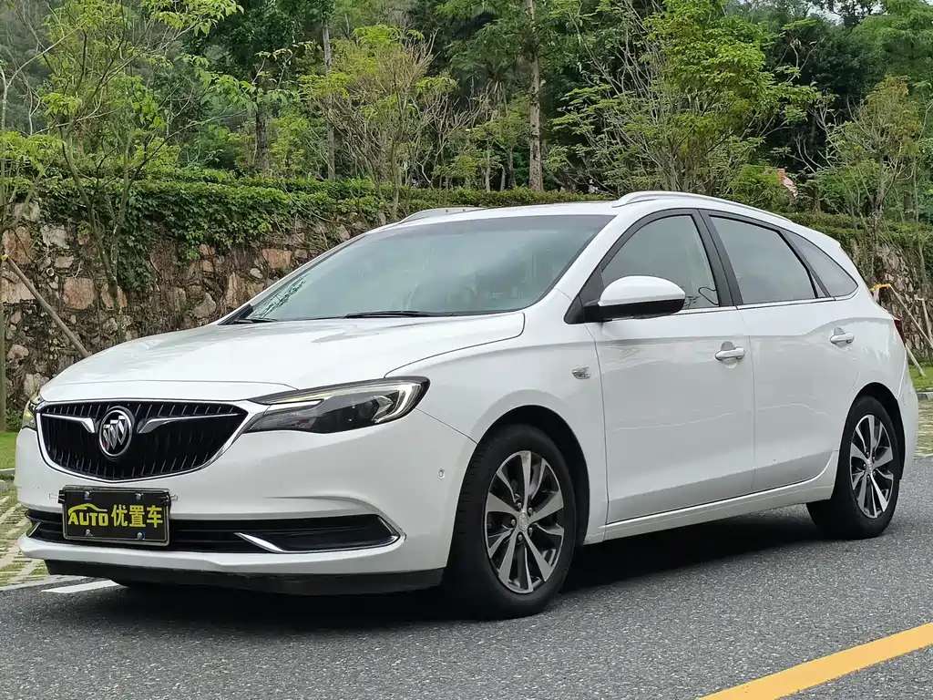 Buick Excelle 2018 — фото 1
