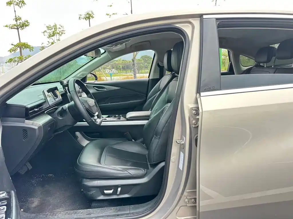 Wuling Starlight 2025 — фото 23