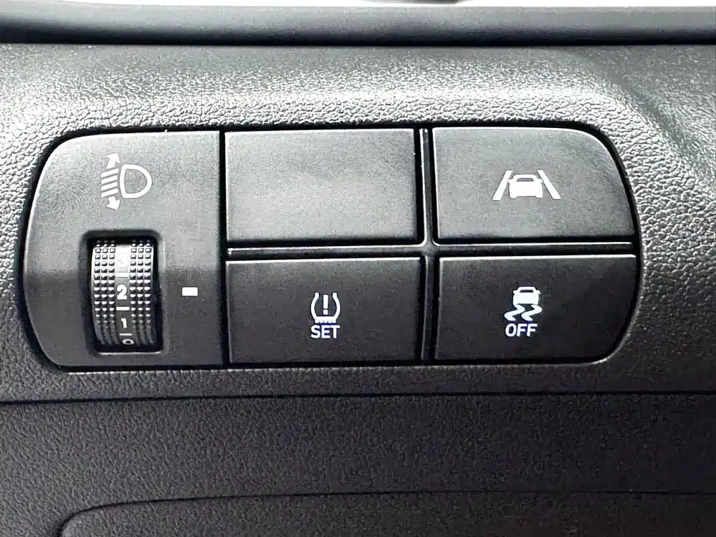 Hyundai Elantra 2022 — фото 7