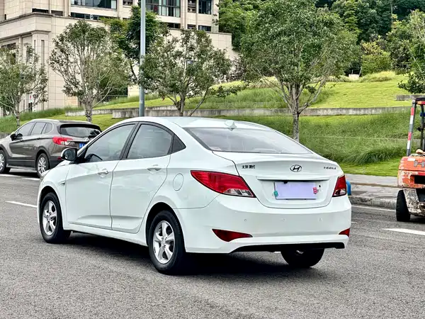 Hyundai Accent 2016