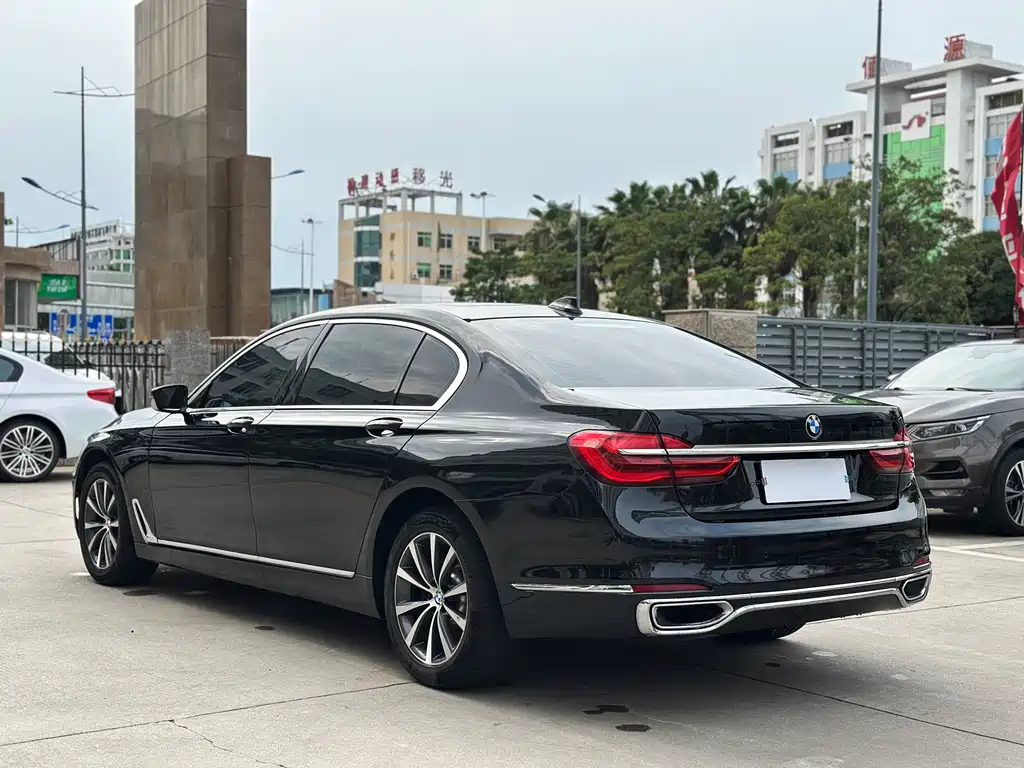 BMW 7 Series 2017 — фото 4