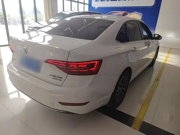 Volkswagen Sagitar 2020