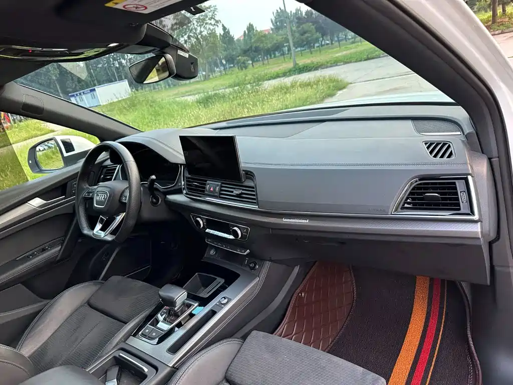 Audi Q5L Sportback 2022 — фото 15