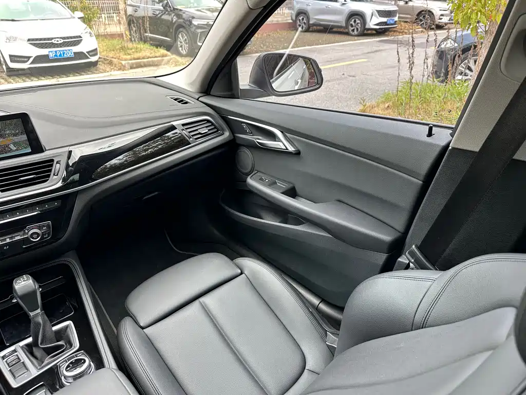 BMW 1 Series 2017 — фото 15