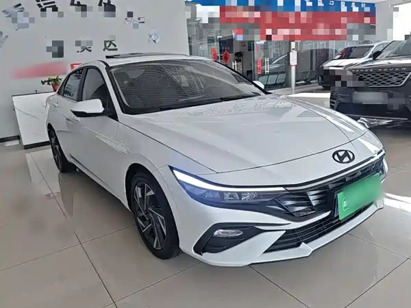 Hyundai Elantra 2023